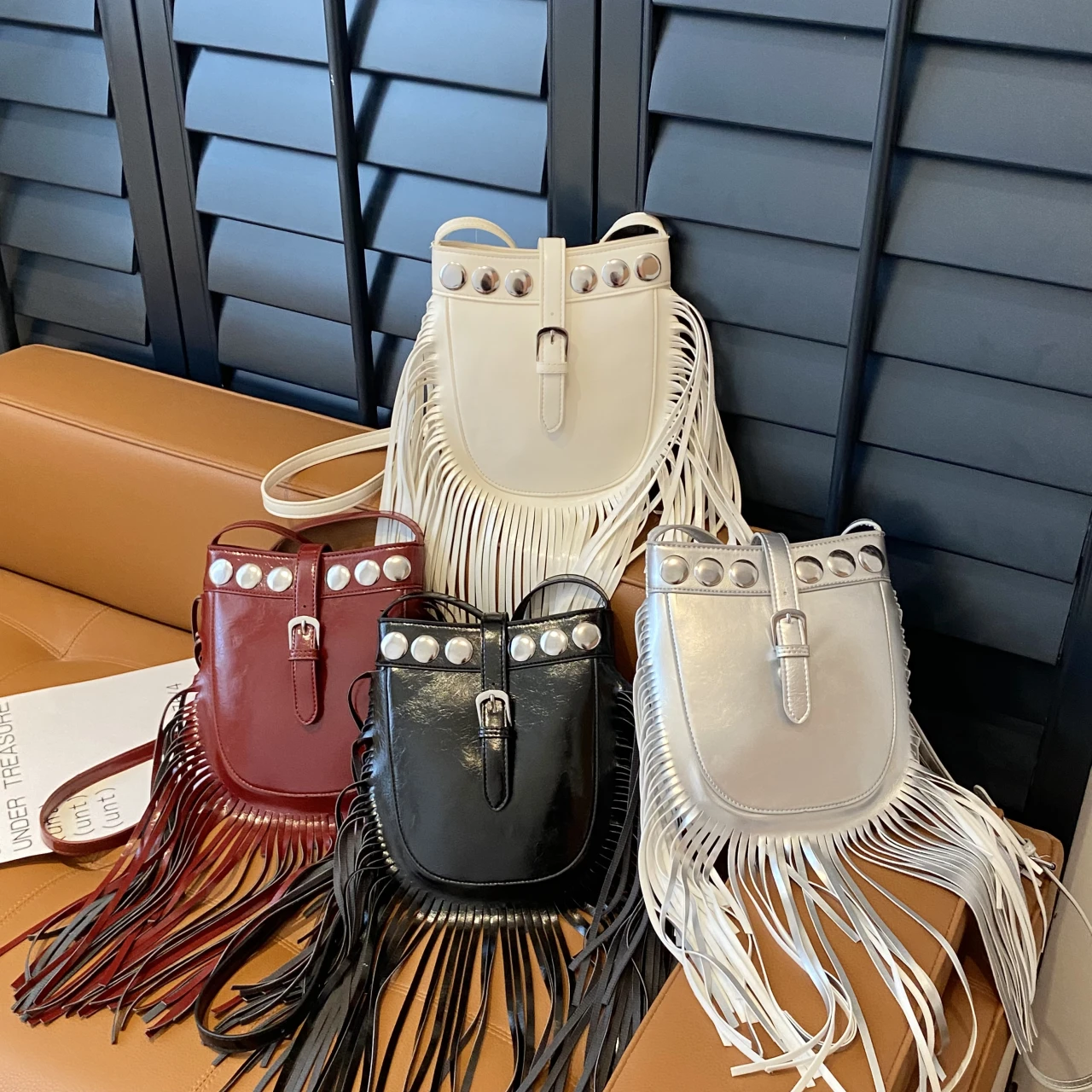 

Fashion Tassel Shoulder Bag Women Zipper Purse Black Handbag Small Rivet Pu Leather Crossbody Bag Luxury Silver bolsa feminina