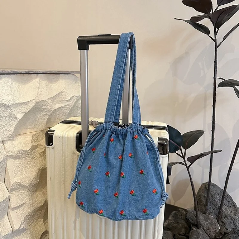 

Elegant Large Capacity Commuter Tote Handbag For Women With Minimalist Vintage And Solid Color Design