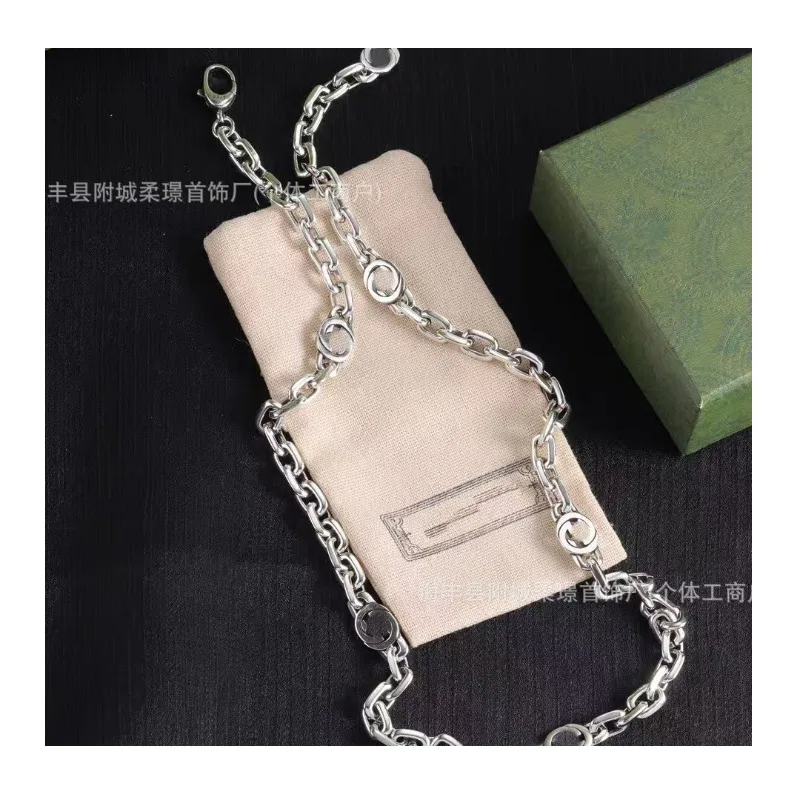 

New Unisex Necklace Couple Simple High-end Personalized English Letter Necklace Direct Sales