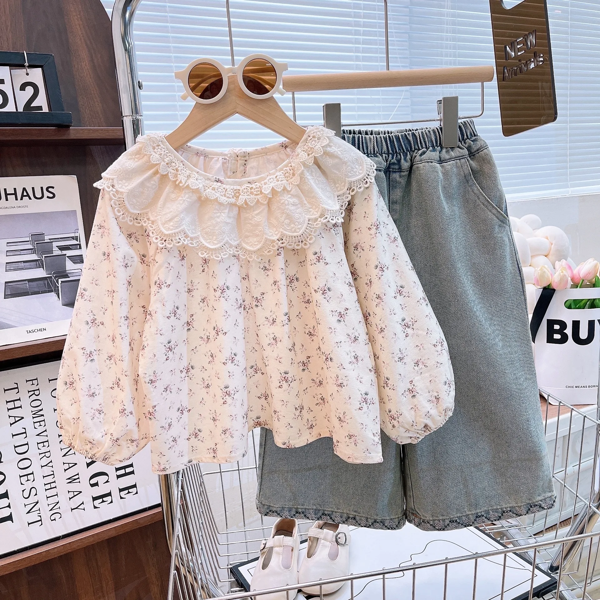 

2025 Spring and Autumn New Girl's Doll Collar Floral Shirt+Jeans Set, Cute Two Piece Set for Little Girls Children Clothing Sets