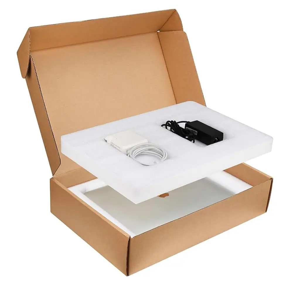 

Коробка для ноутбука с защитной пенопластовой вставкой, картонная коробка для безопасной доставки, подходит для большинства размеров до 17,6 дюймов.