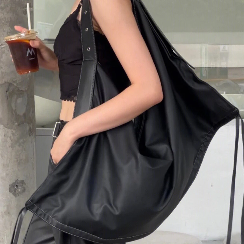 Large Capacity Hobos Bags For Women Luxury Designer Handbag Purse 2024 New In Fashion Tassel Decoration Black Underarm Shoulder