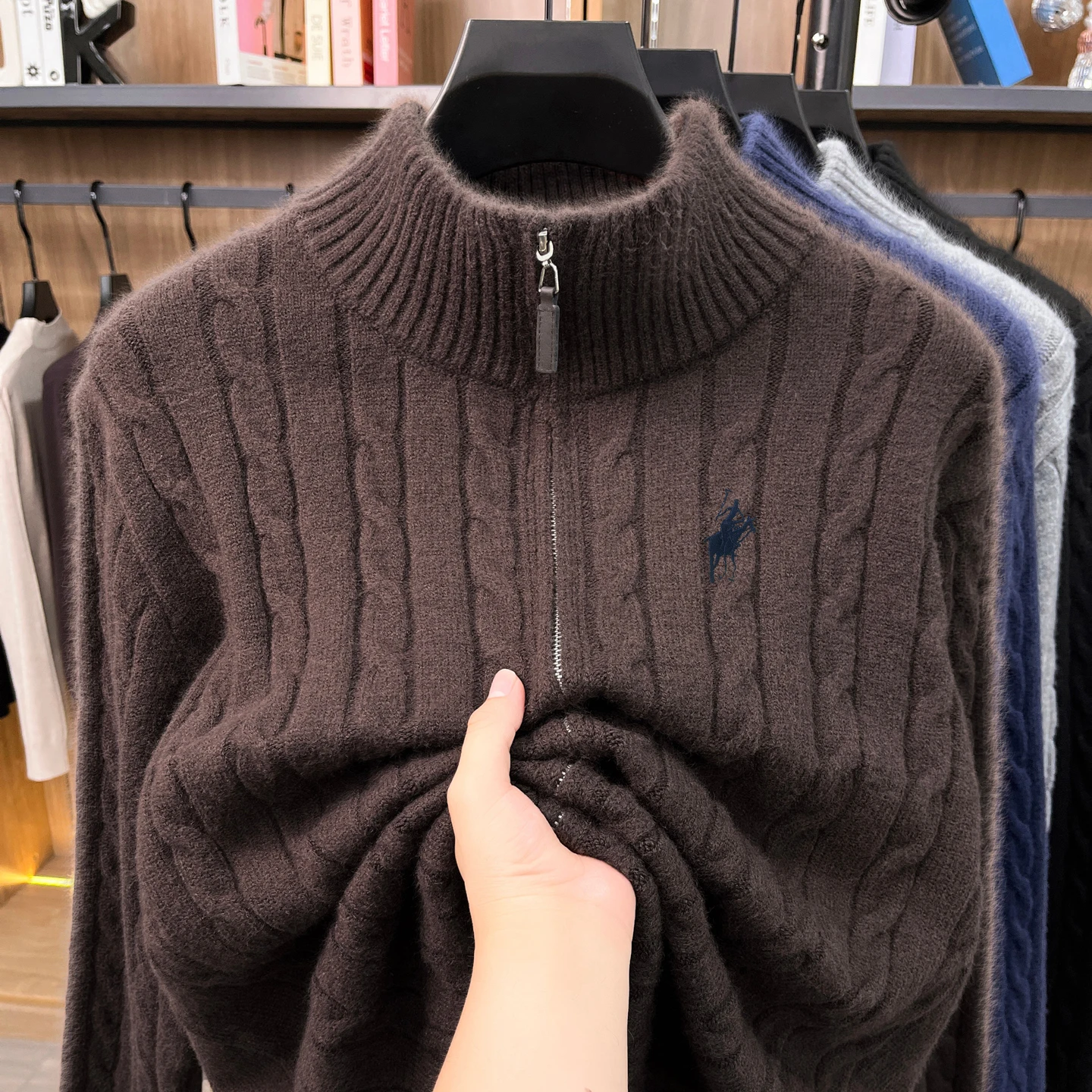 High-End Mode Reißverschluss Kragen Pullover Männer Winter verdickt warme neue Jacke Luxusmarke schöne Pony Stickerei Casual Komfort Stricken Sweater – Detail 13