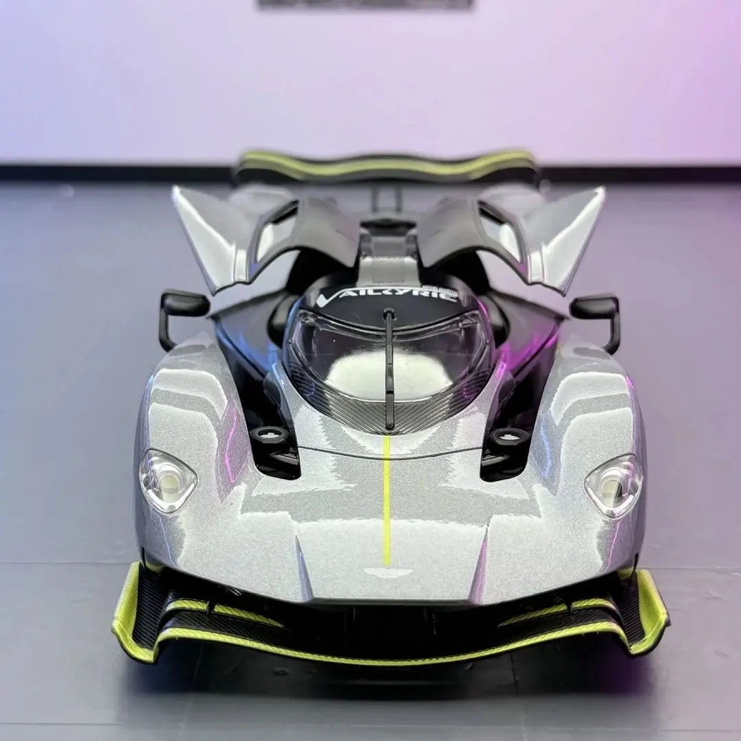 

1:24 Aston Martin Valkyrie die-cast alloy car model toy decoration Gift Collection/Foam packaging. Fast delivery