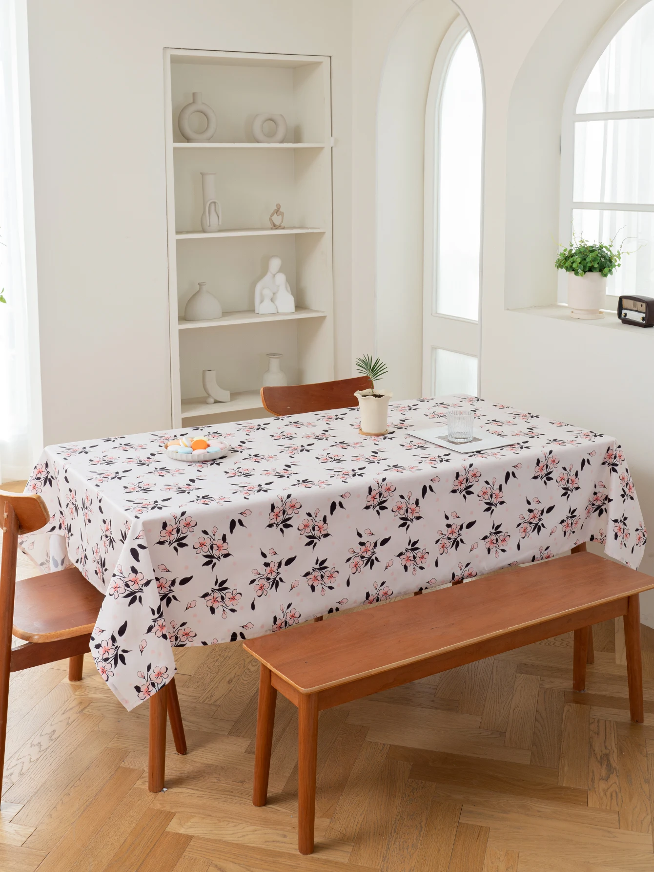 1 piece of floral tablecloth waterproof, suitable for restaurants, etc