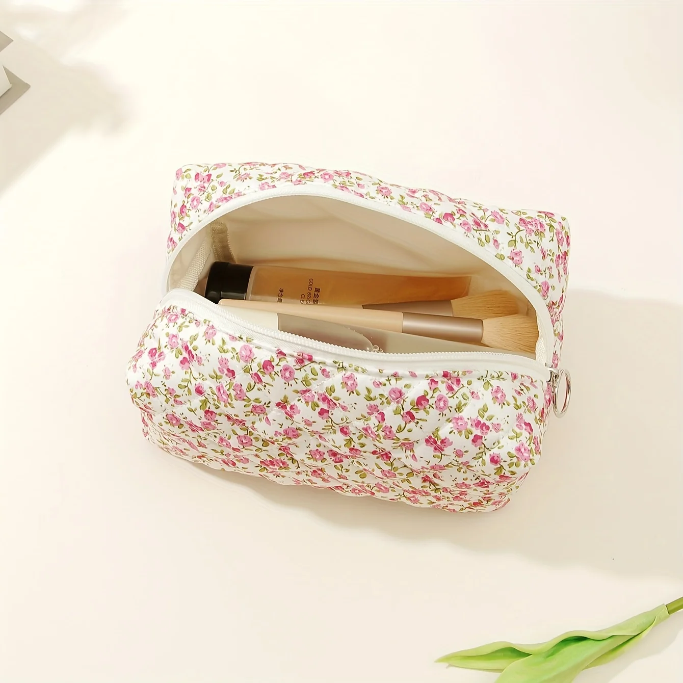 Quilted Makeup Bag Floral Cosmetic Bag Aesthetic Cute Travel Toiletry Bag Organizer cotton Makeup Brushes Storage Bag