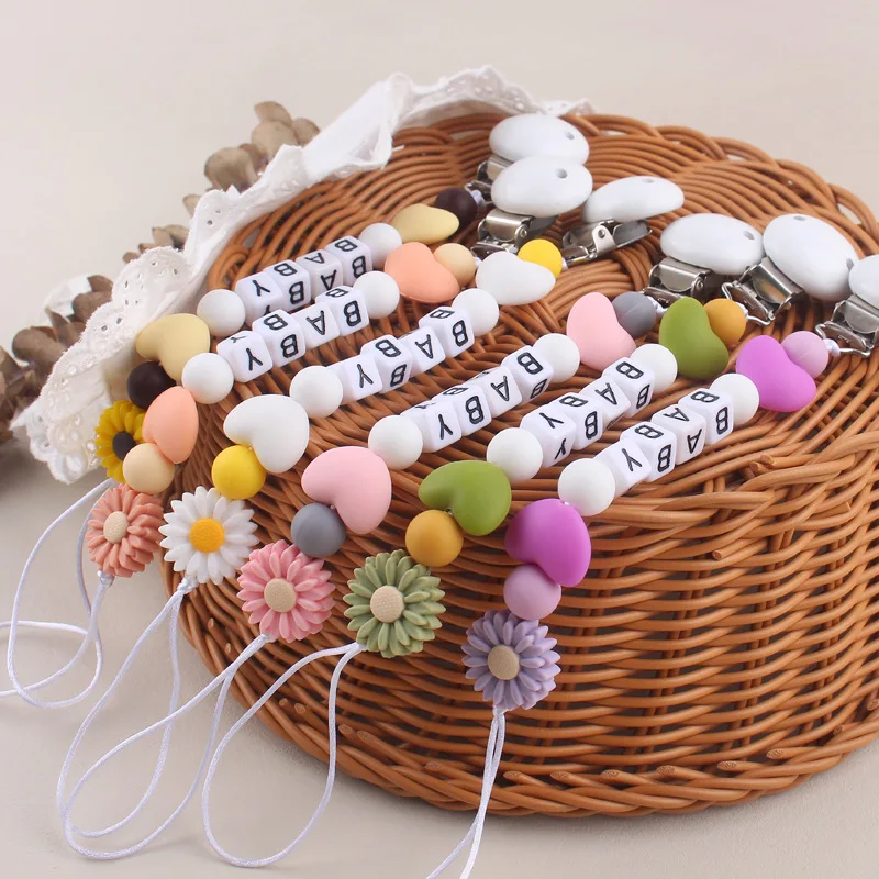 Custom Letter Name Pacifier Clips Chain Daisy Flower Pendants for Baby Infant Chew Leash Nipple Holder Teether Creative Gifts