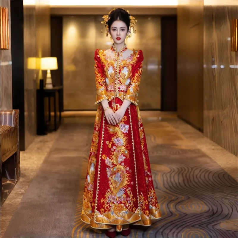 New Chinese-style heavy Industry's wedding dress embroidered phoenix crown and red cape attire