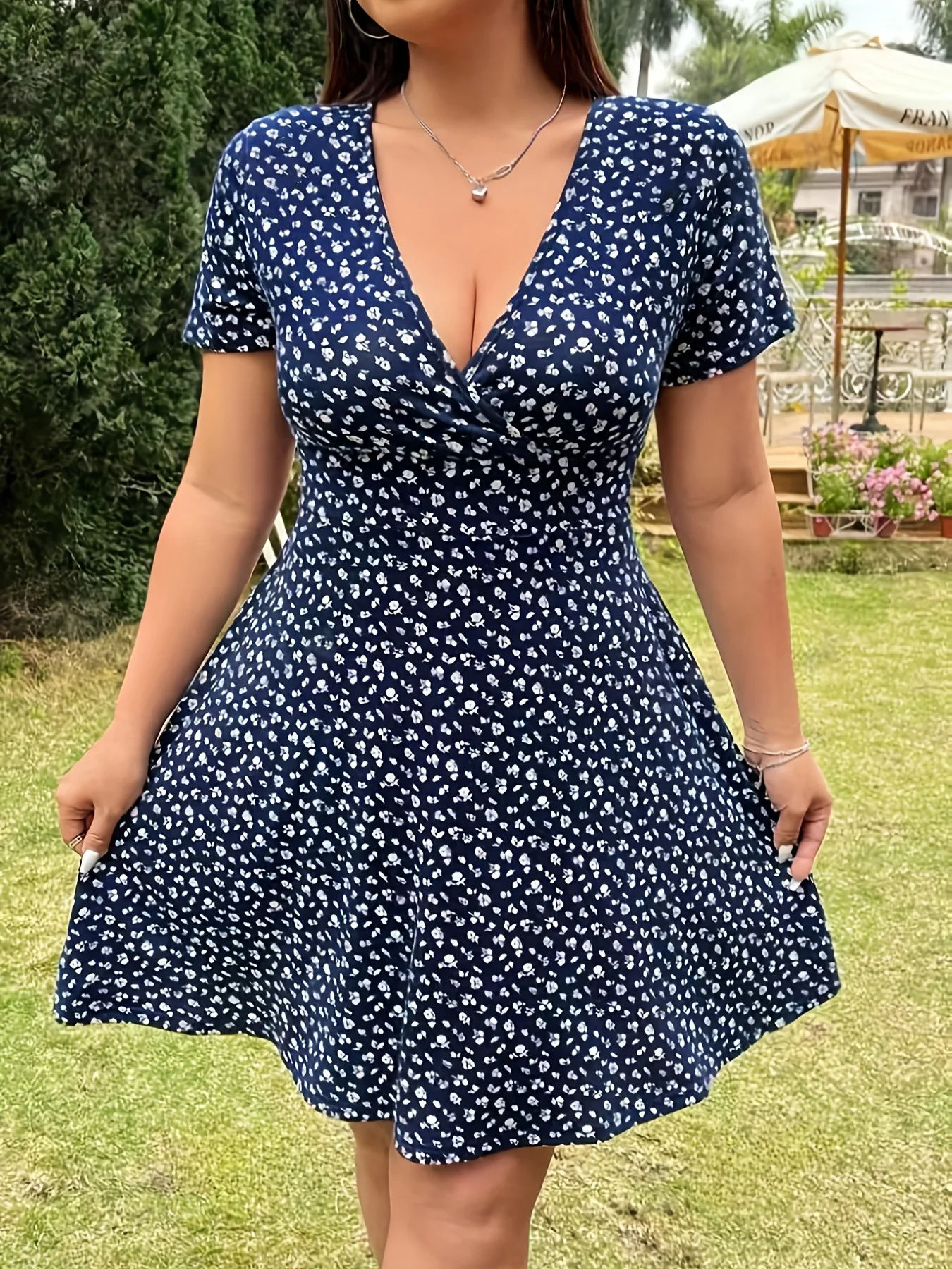 

plus Size Floral Midi Dress Short Sleeve V-Neck Waist-Cinched Casual Vacation Women's Clothing Maxi Dress