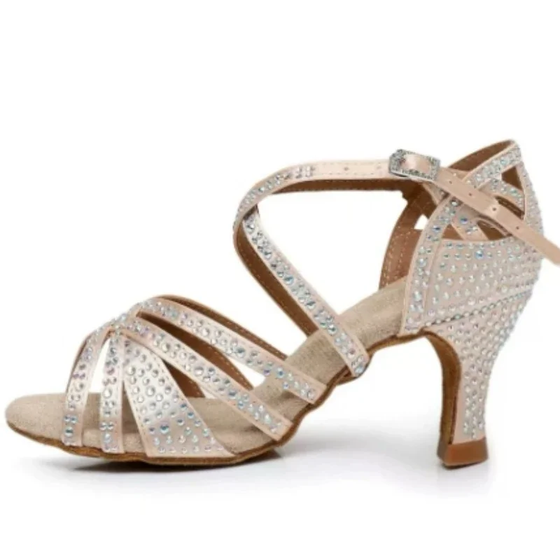 Lateinamerikanische Tanzschuhe für Damen, Ballroom-Tanzschuhe für Erwachsene, mit Diamantbesatz, weiche Sohle, rutschfest, für den Innen- und Außenbereich. – Detail 3