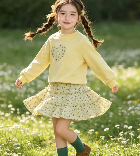 conjunto-infantil-feminino-2026-primavera-e-outono-novo-estilo-coreano-para-meninas-bebes-moletom-com-capuz-de-flores-e-saia-curta-de-flores-duas-pecas