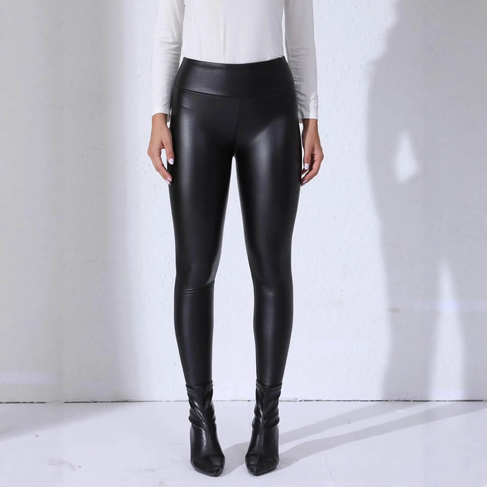 

Warm Fleece Lined High Waist Outdoor Casual Trousers for Women Tight Fit Long Pants Autumn Winter PU Leather Pants