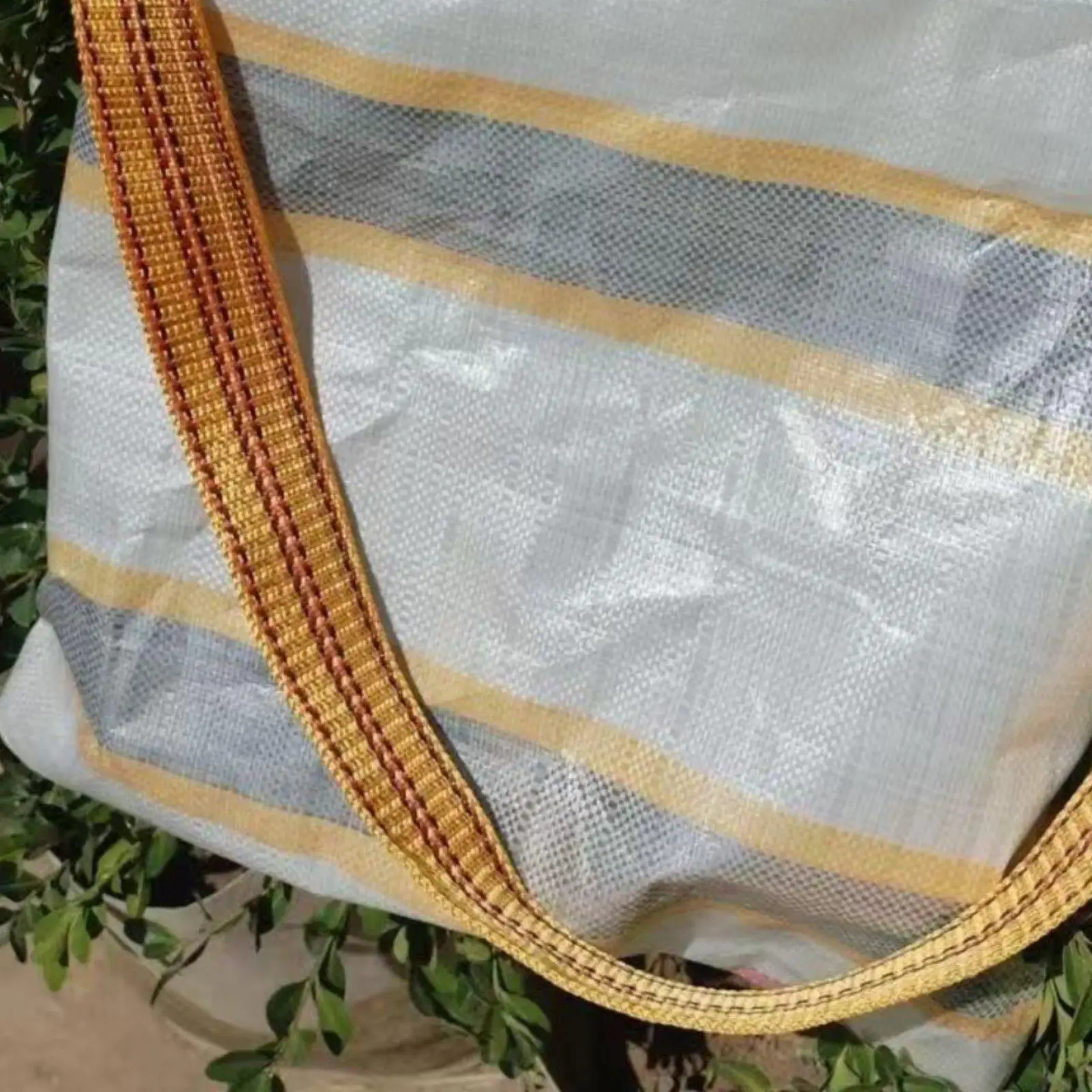 Farm Use Harvest Shoulder Pouch Water Resistant Woven Picking Bag for Quick Produce Collection