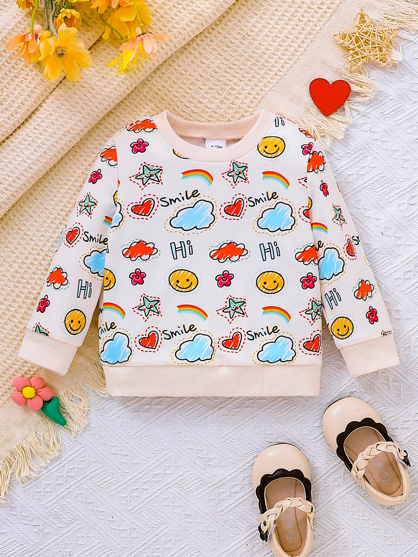 Super Cute! A Must-have Cartoon Printed Sweatshirt for Baby Girls in Autumn and Winter. It's full of lovely elements like smilin