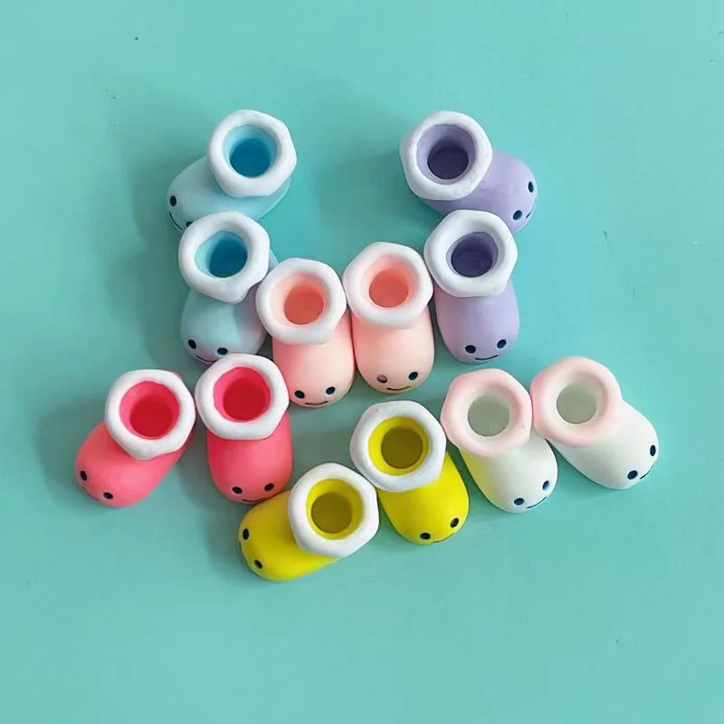 9*15*11mm Resin Smiling Face Short Boots Doll For House Ornaments DIY Mobile Phone Shell Attached To Refrigerator Accessories