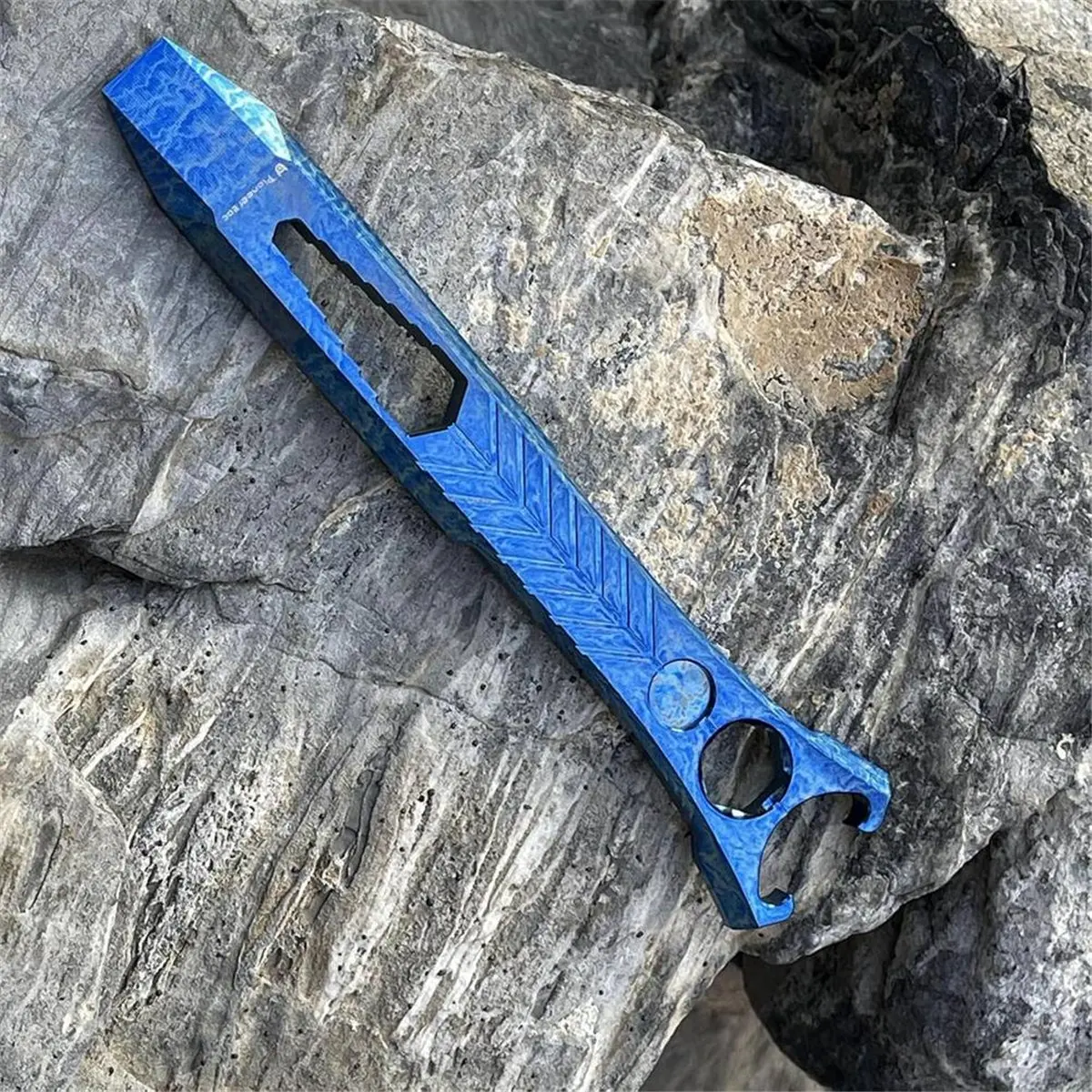 2025 + سبائك التيتانيوم قضيب رفع أداة متعددة فتاحة الزجاجات حجم صغير متعدد أداة قضيب رفع وجع مفك البراغي