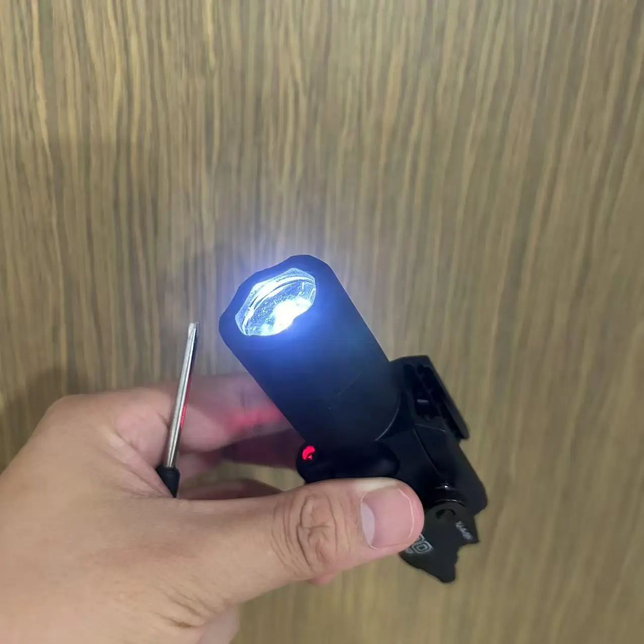 X400U Tactical Infrared Laser Flashlight Nylon Rail Mount Adjustable for G17 P1 Airsoft Toy Guns Shockproof Lightweight