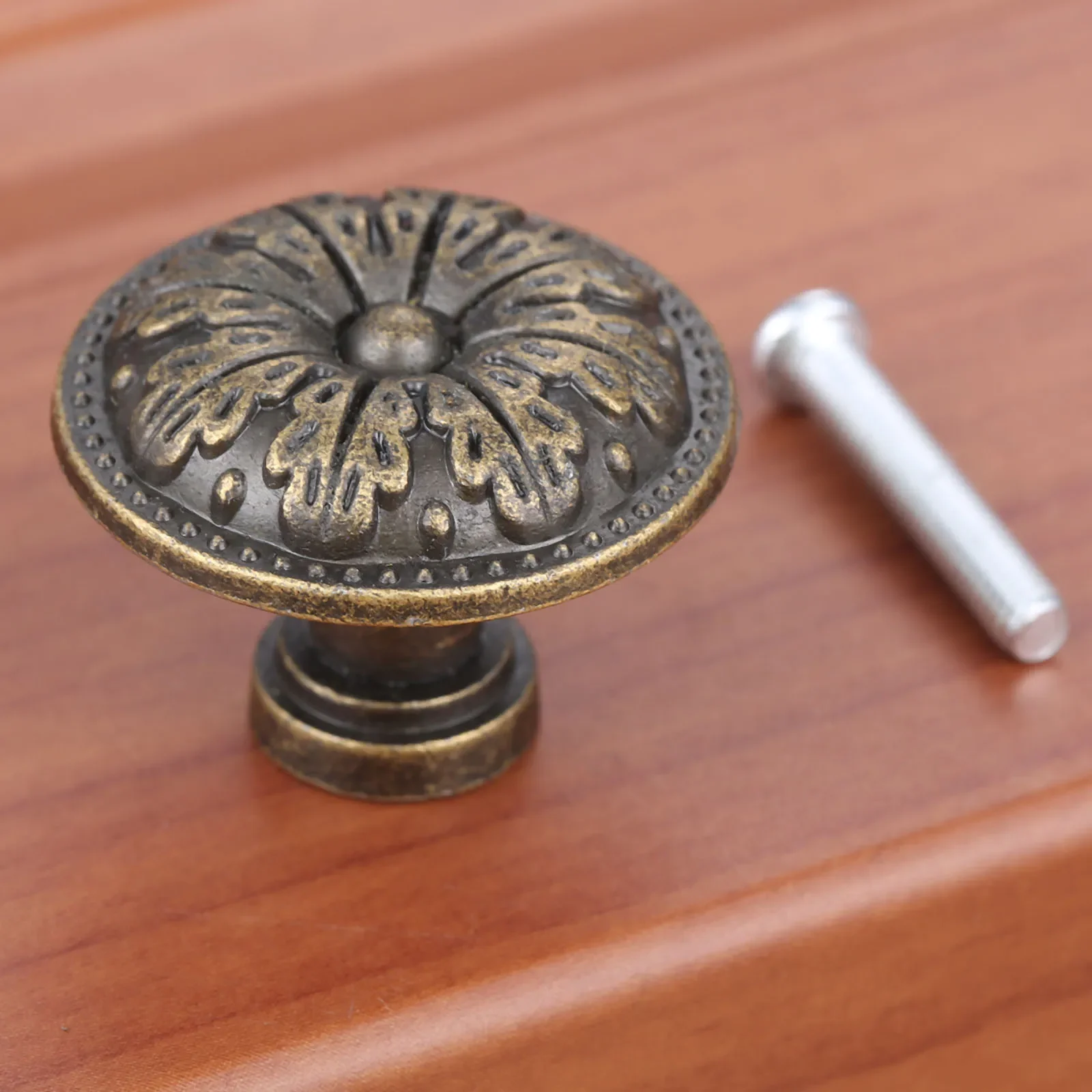 1PC  Antique Bronze Knob Furniture Pull  Retro Alloy Kitchen Drawer Cabinet Vintage Embossed Flower Handle Decor Chest Wood Box