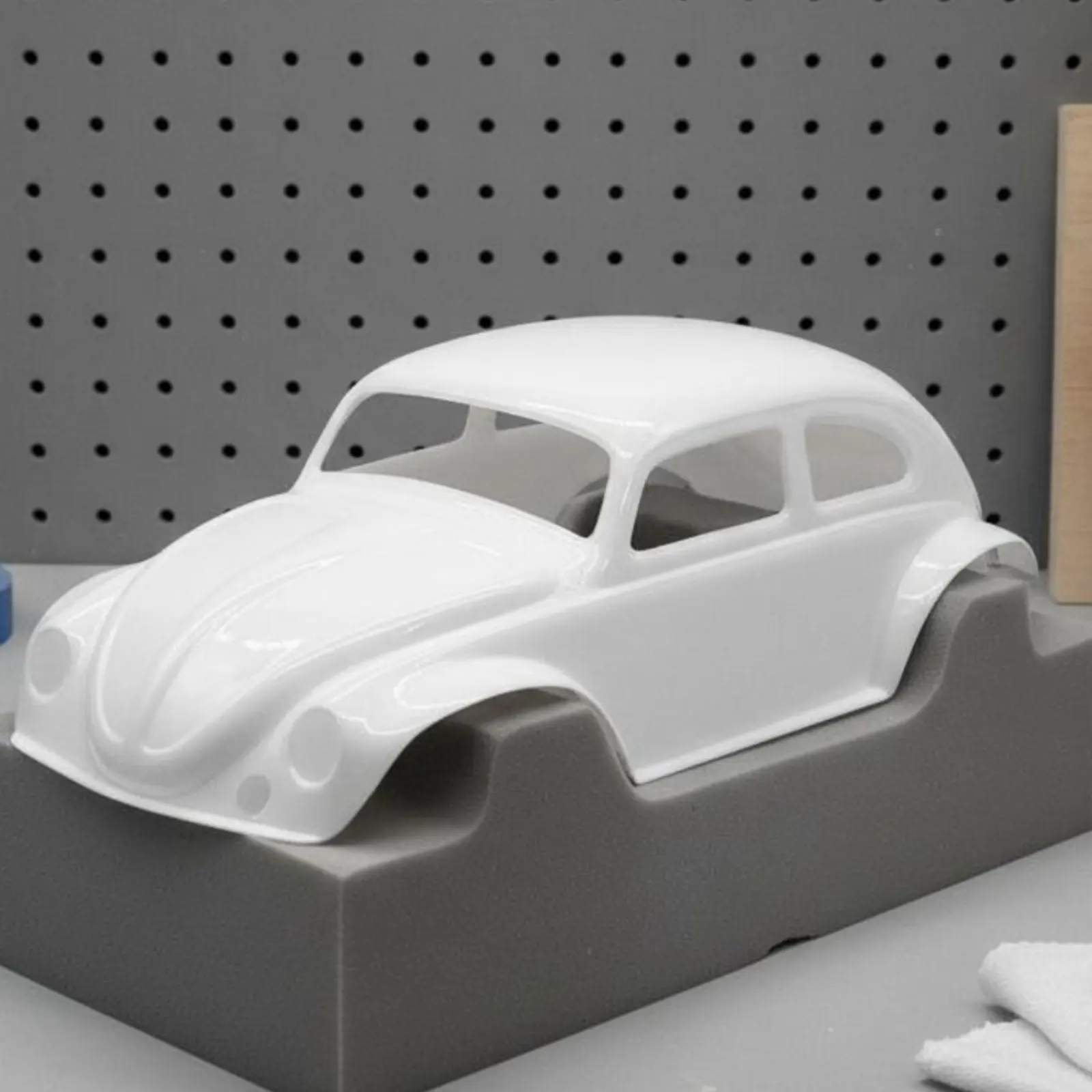 

1/30 Scale Car Body High Simulation Painted Beetle Body Shell All-Terrain Truck Shell Realistic Look Hobby Equipment Upgrade