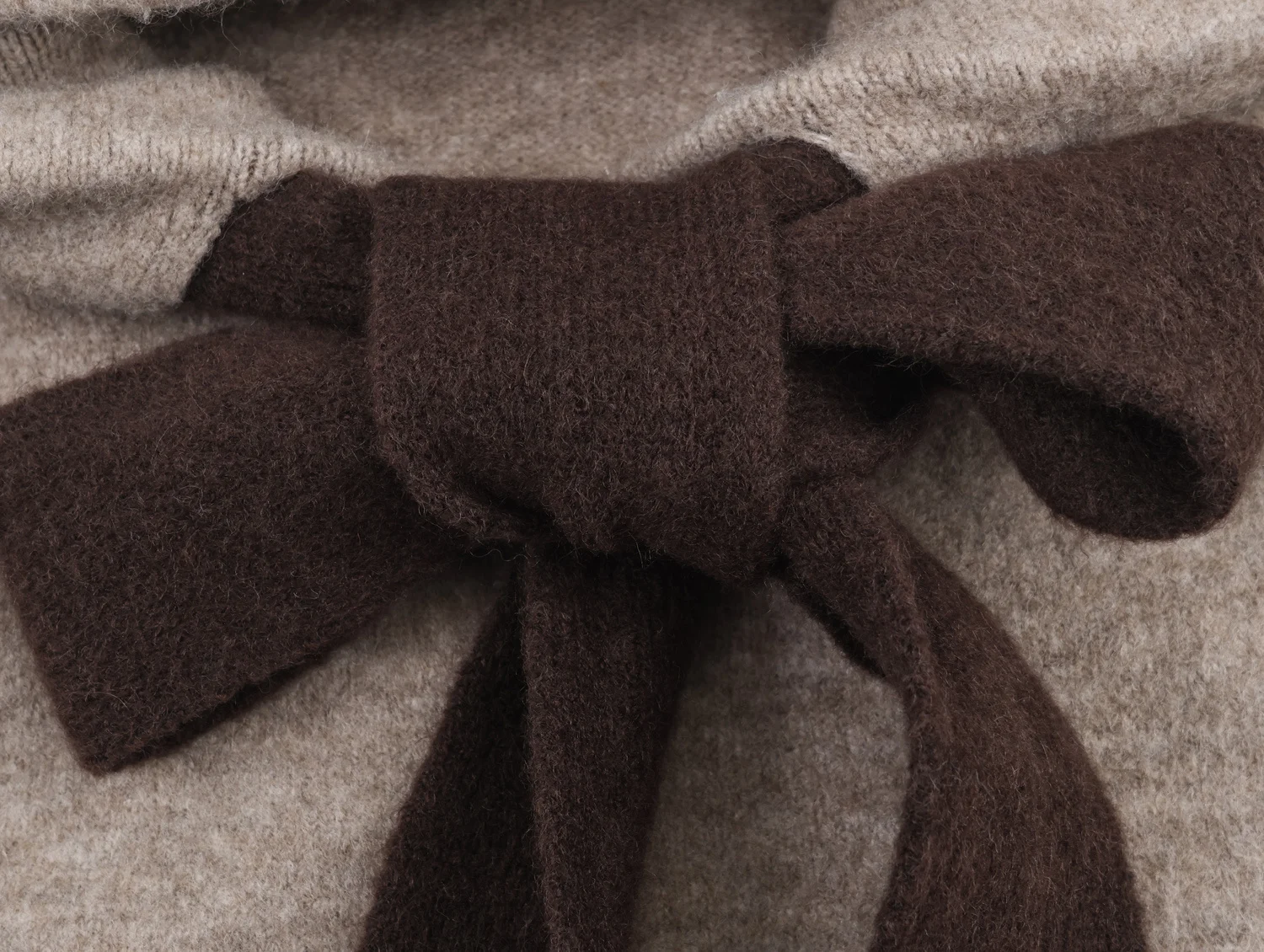 เสื้อคลุมไหมพรมมีฮู้ด แขนยาว สไตล์ลำลอง แฟชั่นเรียบง่าย ประดับโบว์ สำหรับผู้หญิง ฤดูหนาว ปี 2025