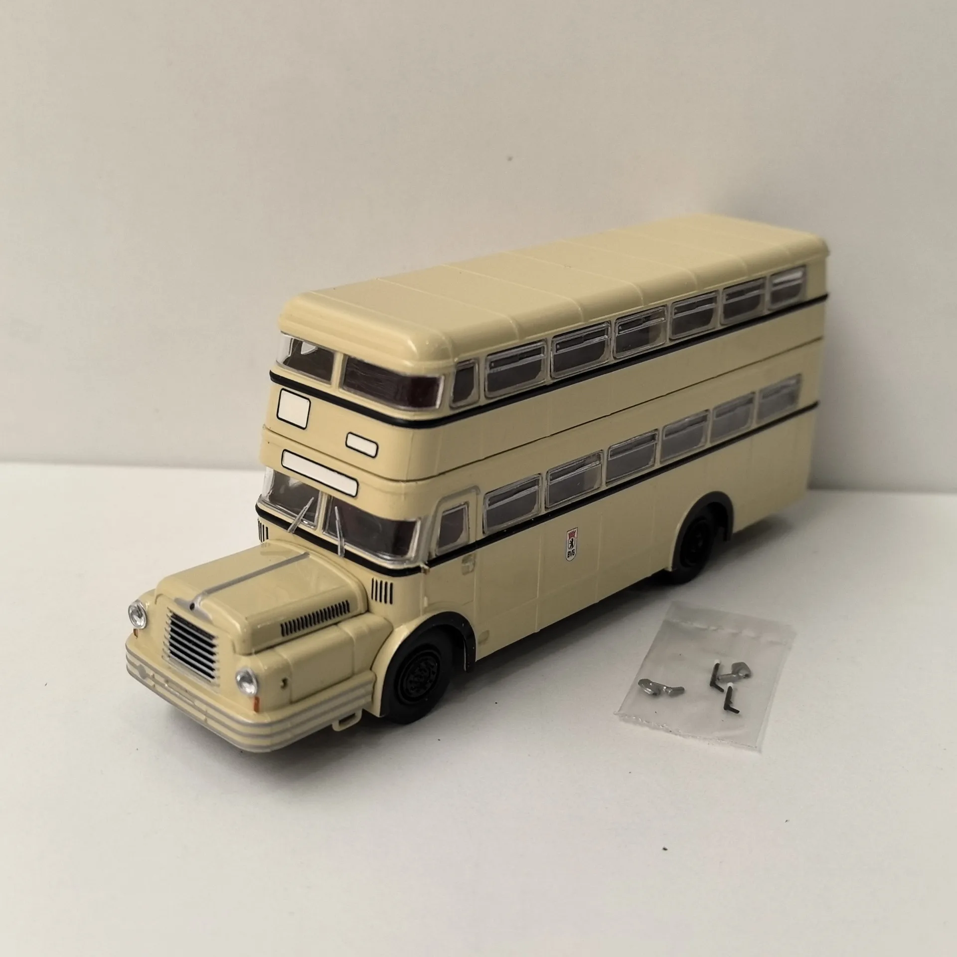 

Diecast BREKINA 1/87 Scale HO IFA DO 56 Bus Coach Model Plastic Material Car Model Collectible Toy Gift Souvenir Display