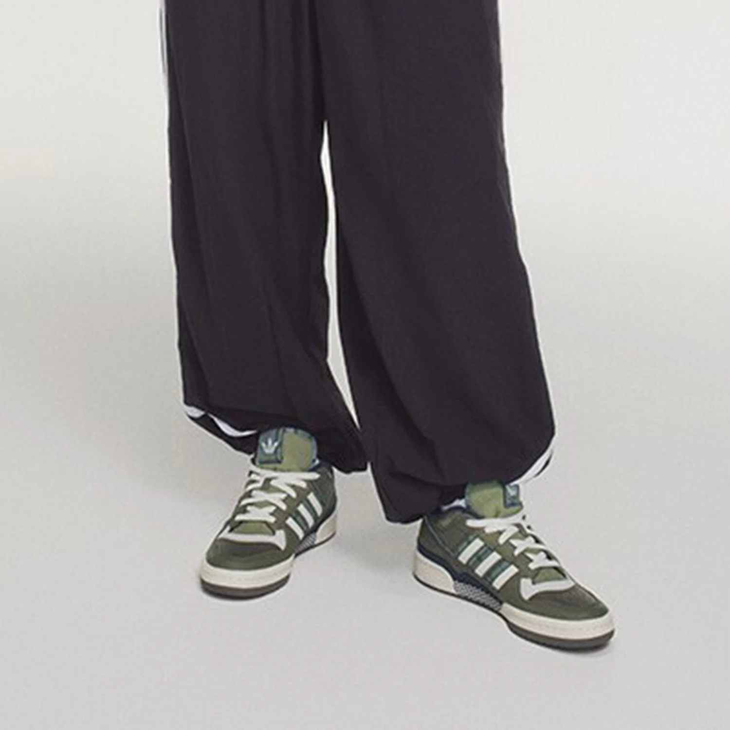 

Adidas Official Genuine Originals Unisex Casual Basketball Style Sneakers JH9596