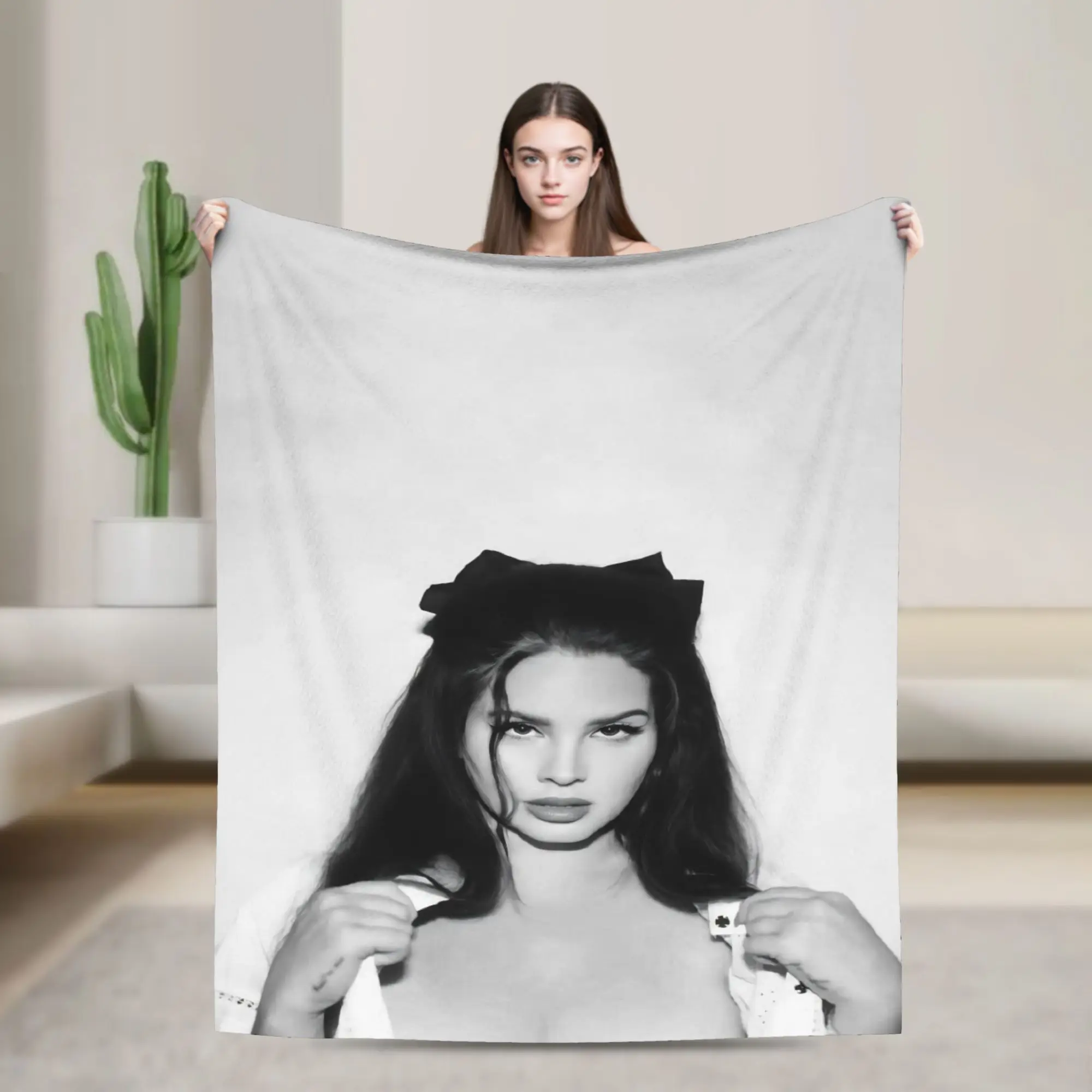 Singer Lana Del Rey… - image