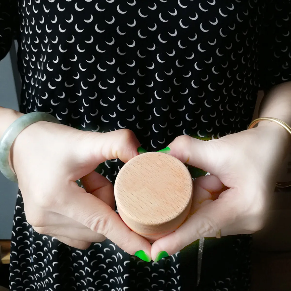 

Vintage Wooden Round Ring Box Rustic Natural Wood Wedding Engagement Ring Holder Storage Romantic Proposal Gift