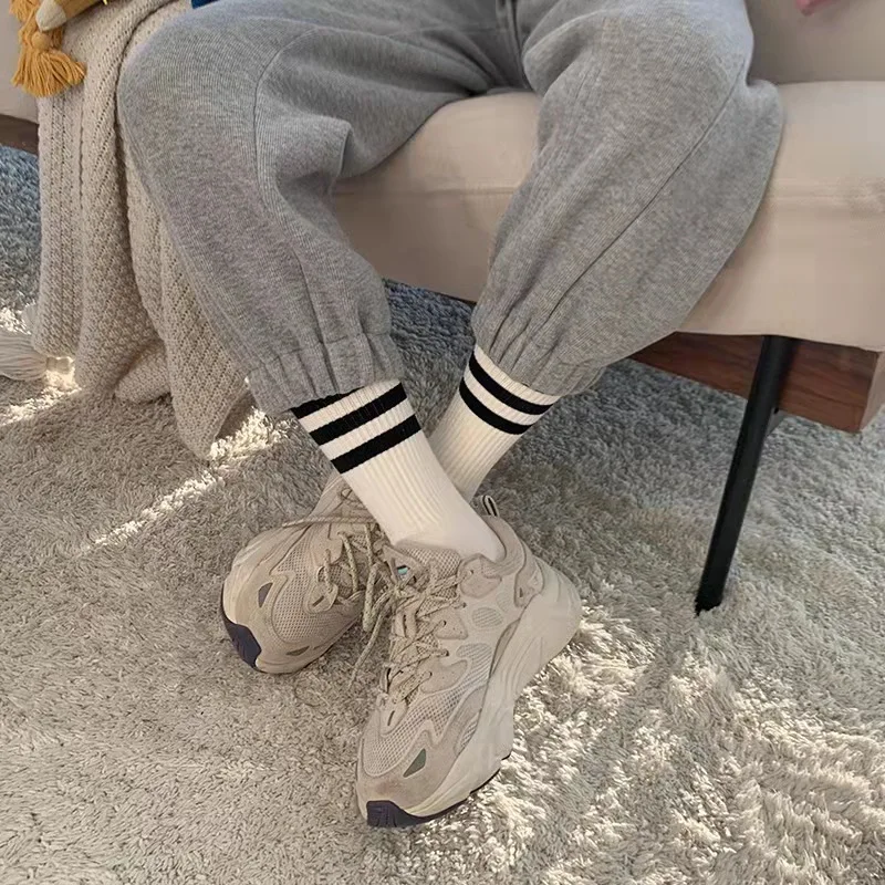 Hot Sale 2023 Fashion Korea Harajuku Socks Street Hip Hop Skateboard Striped Mid Tube Socks Solid Color Breathable Cotton Socks