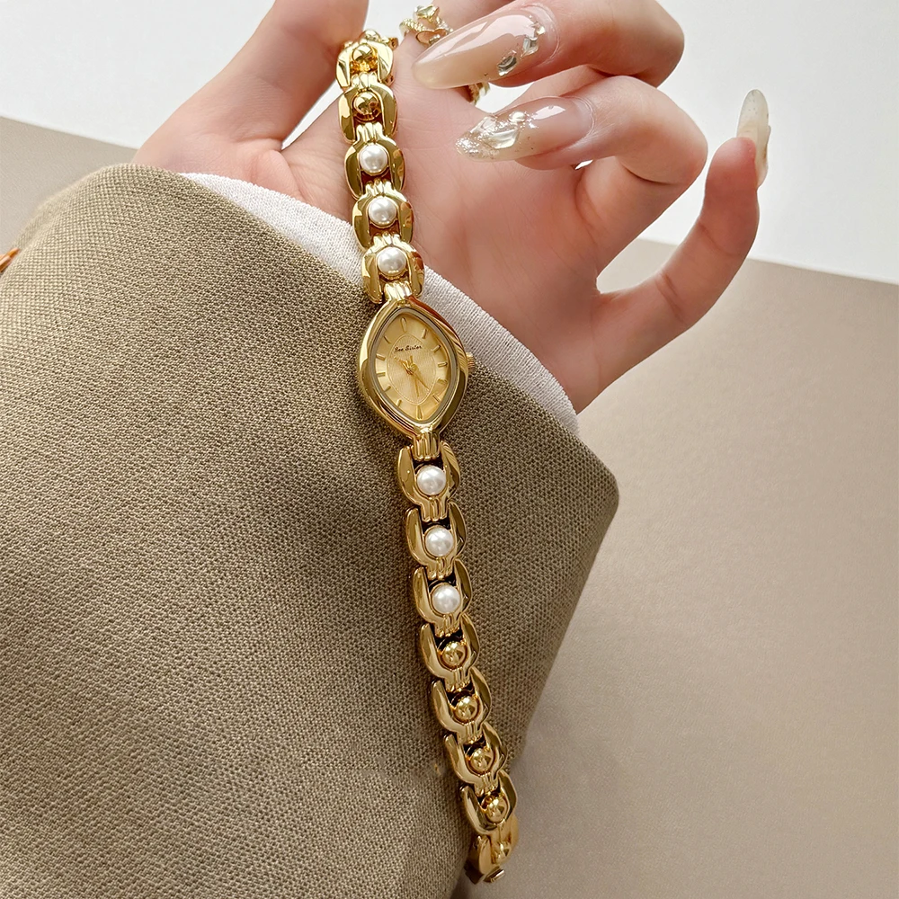 Fashionable Luxury Women's Watches Bracelet With Antique-style Diamond-shaped Small Dial And Pearl-Like Quartz Movement Watch