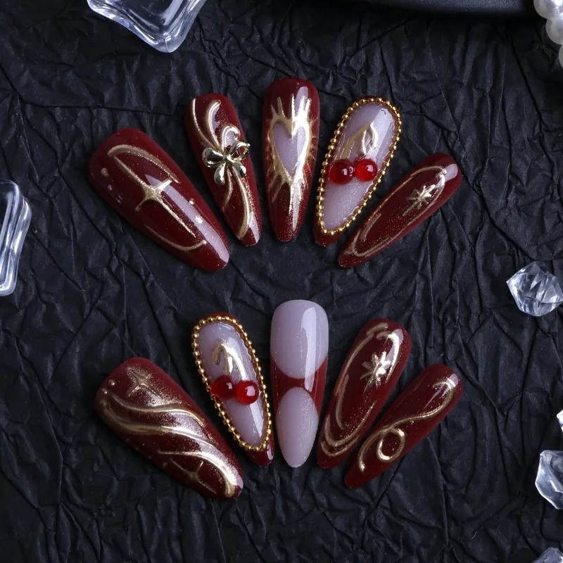 24 قطعة الذهب الأحمر اللوز الأظافر كاذبة القلب الكرز القوس تزيين الصحافة على الأظافر الراقية أنيقة الأوروبية الأمريكية الفاخرة الأظافر وهمية