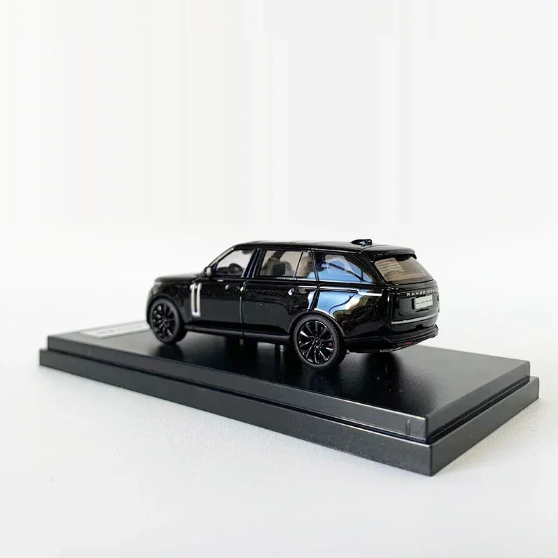 LCD 1:64 Model Car Range R MK5 P530 Longer Version Alloy Die-Cast SUV Collection- Black