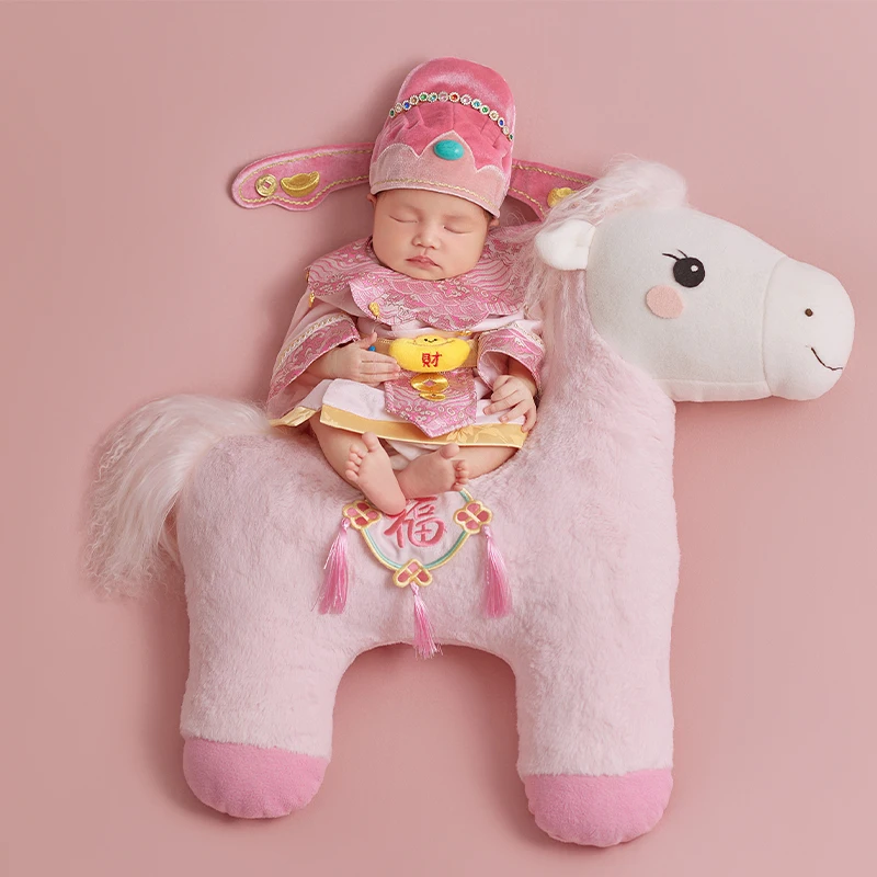 أزياء تصوير لحديثي الولادة للعام القمري الجديد بدلة تانغ التقليدية مع قبعة، دعائم تشكل المهر القطيفة لالتقاط صور الأطفال