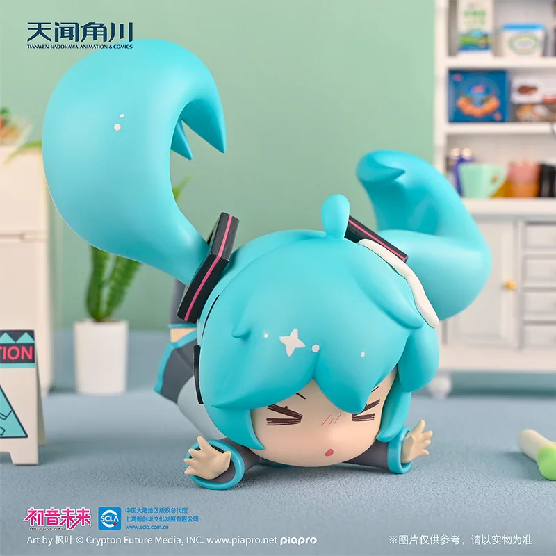 New 1pcs Random Style Anime Hatsune Miku watch miku step fall down Miku KAITO Luka Rin Len kawaii Figure model toys doll gifts