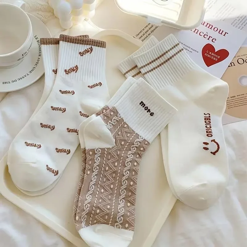 5 Paar süße Socken mit lächelndem Aufdruck, bequeme und weiche Sportsocken, Damenstrümpfe und -strumpfwaren – Detail 2