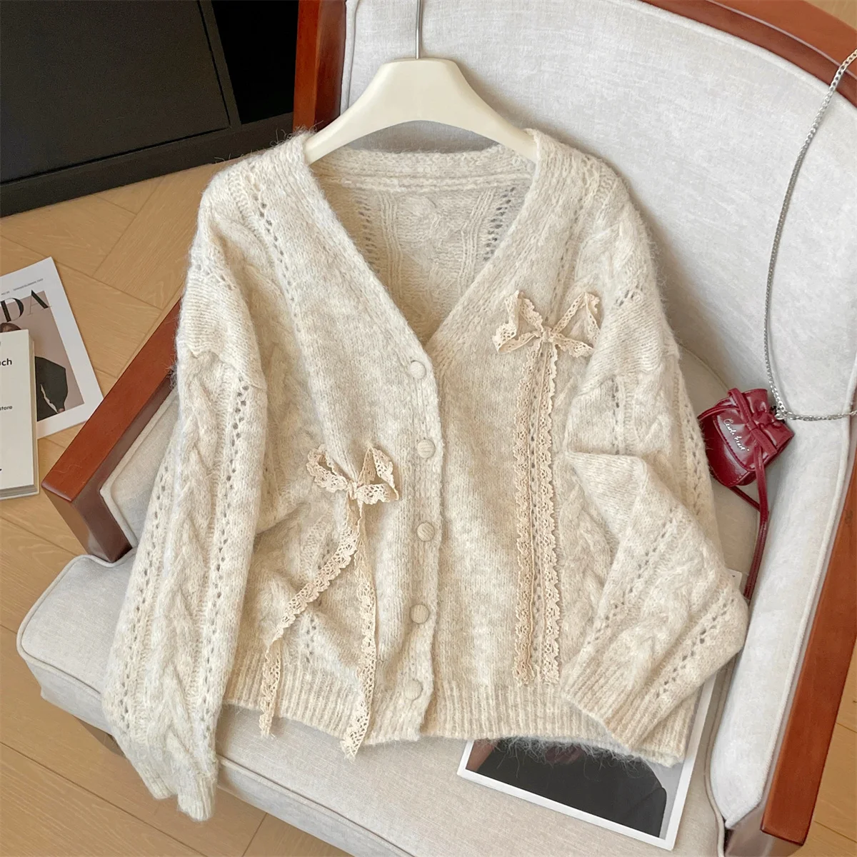 

2024 New Retro Style Lace Sweater Cardigan Women's Autumn and Winter Outer Wear Slimming Loose and Comfortable Knitted Jacket