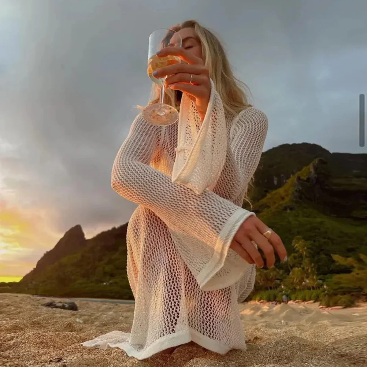 Damen Strandurlaub Hollow Out Langarmkleid Gestricktes rückenfreies Sonnencreme Langes Kleid Mode Lässig Bikini Cover Up