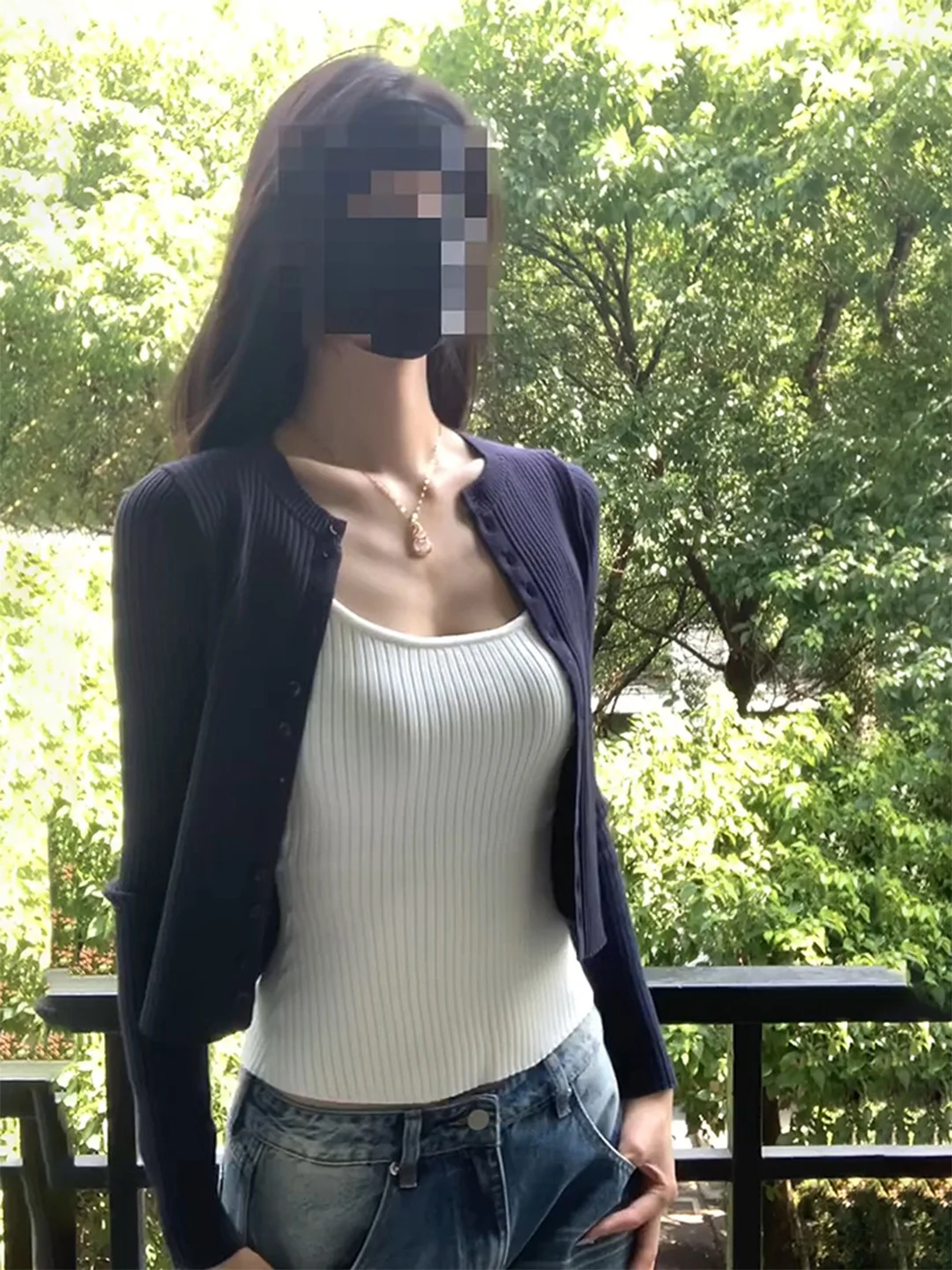 

Корейский стиль: облегающий вязаный топ и кардиган, комплект из двух предметов для женщин, модный тренд ранней весны 2026 года в стиле «сладкая и острая девушка»