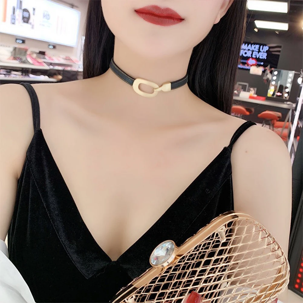 

Black Short Fashion Woman Choker Solid Clavicle Necklace Elegant Comfortable Party Banquet Gift for Girl Lady Woman