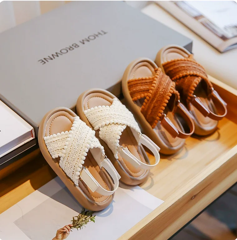 

Girls Summer Beach Shoes Ethnic Style Kids Casual Sandals Soft Sole Fashion Children Princess Shoes 2025 Summer New