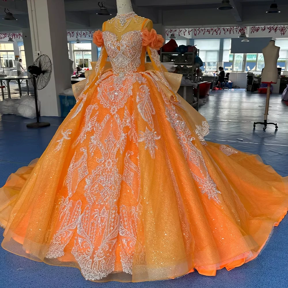 หรูหราชุดราตรีสูงแขนยาว Lace Up Keyhole กลับคริสตัลเย็บปักถักร้อยลูกปัดสีส้มชุดยาวสําหรับโอกาสพิเศษ