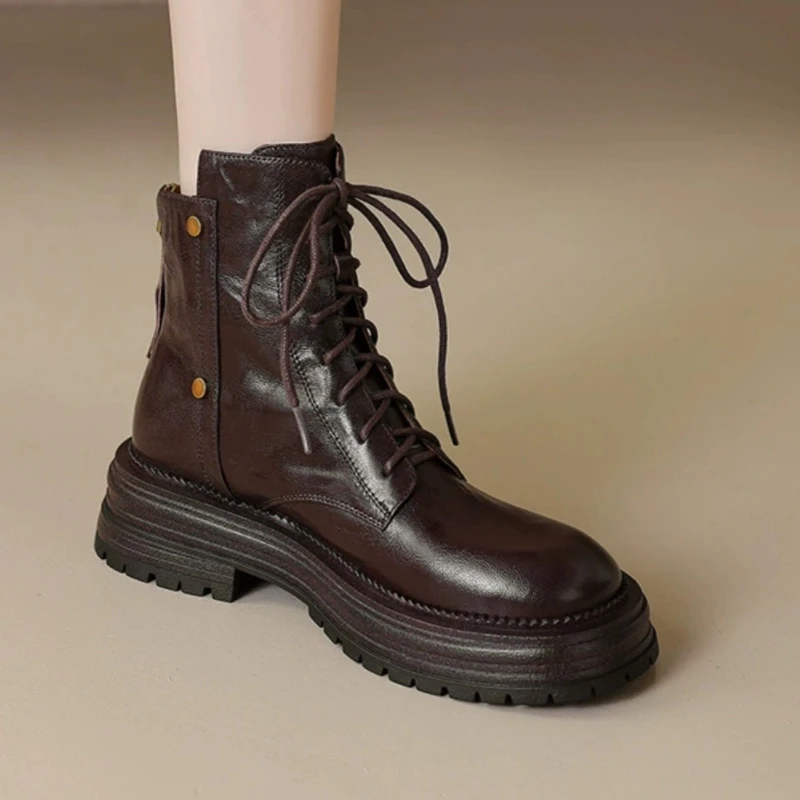خريف جديد لعام 2025 أحذية جلدية عالية للكاحل أحذية قصيرة متينة برأس مستدير أحذية نسائية عصرية للخروج بجزء سفلي سميك ЖеСы БТНК #4