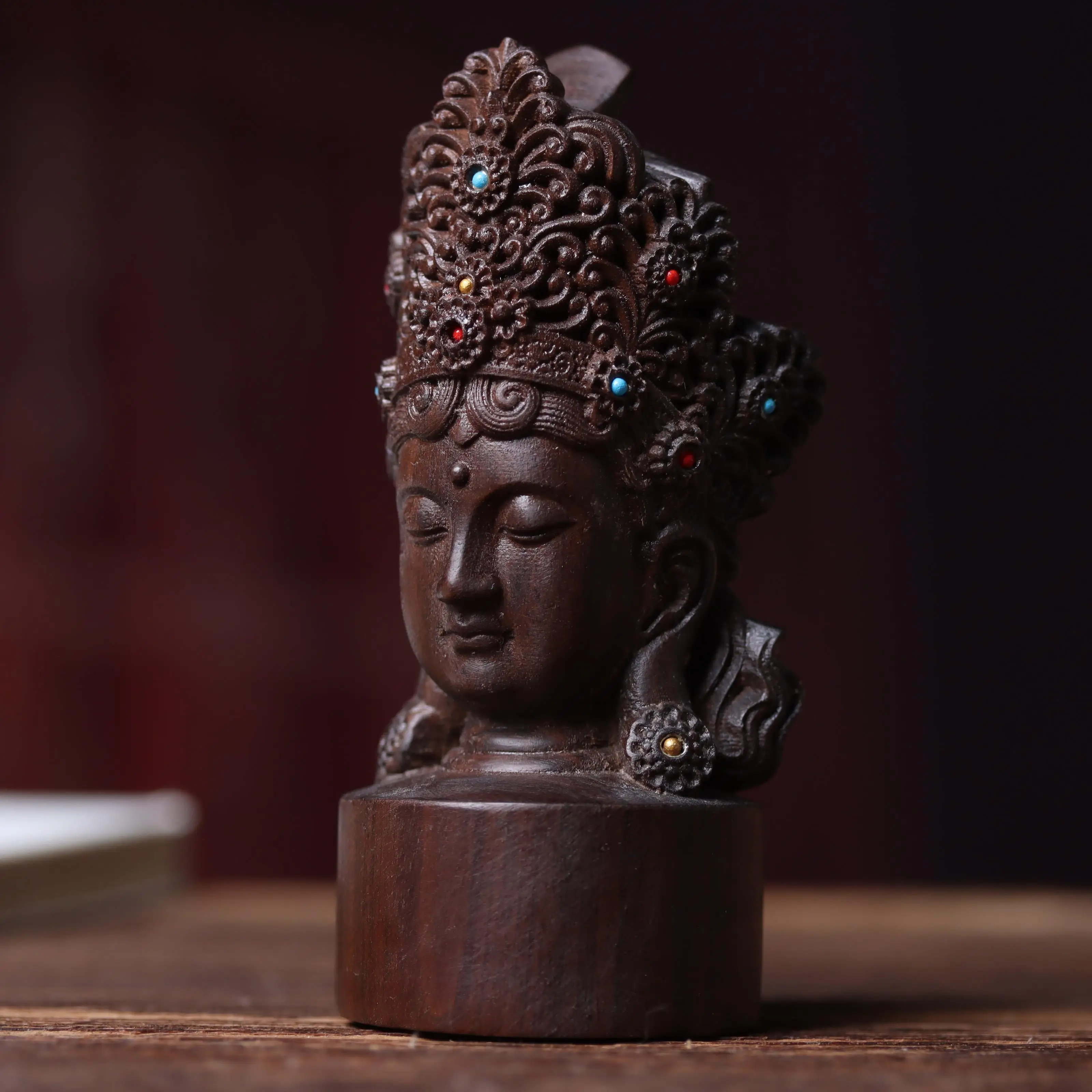 Wood Avalokitesvara Buddha Seal Carving Hand Pieces Office Desk Surface Panel Car Decoration Zhuazhou