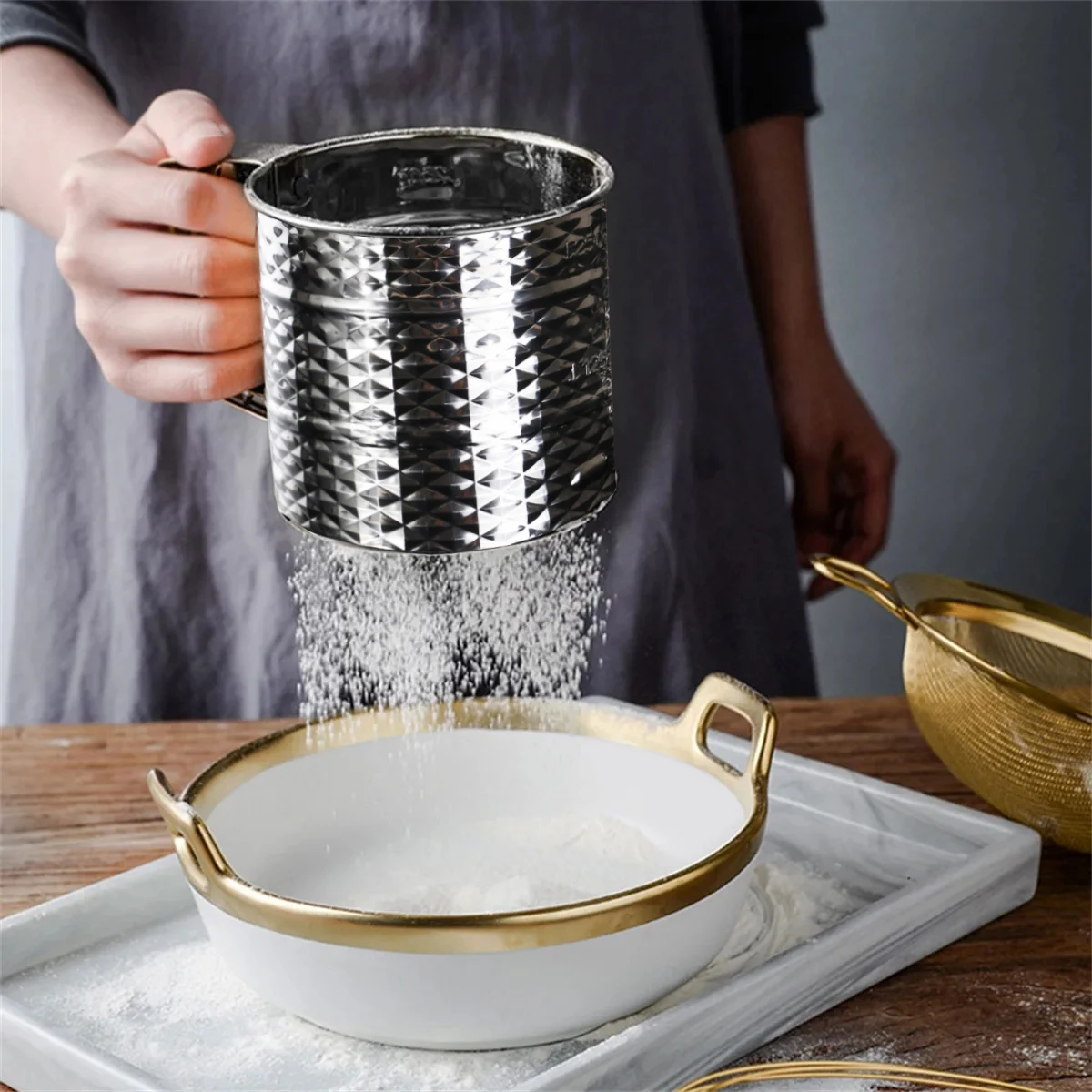 Diamond Pattern Flour Sifter For Baking Powder Sugar Shaker With Hand Press Design Fine Mesh Stainless Steel Flour Sifter Sieve