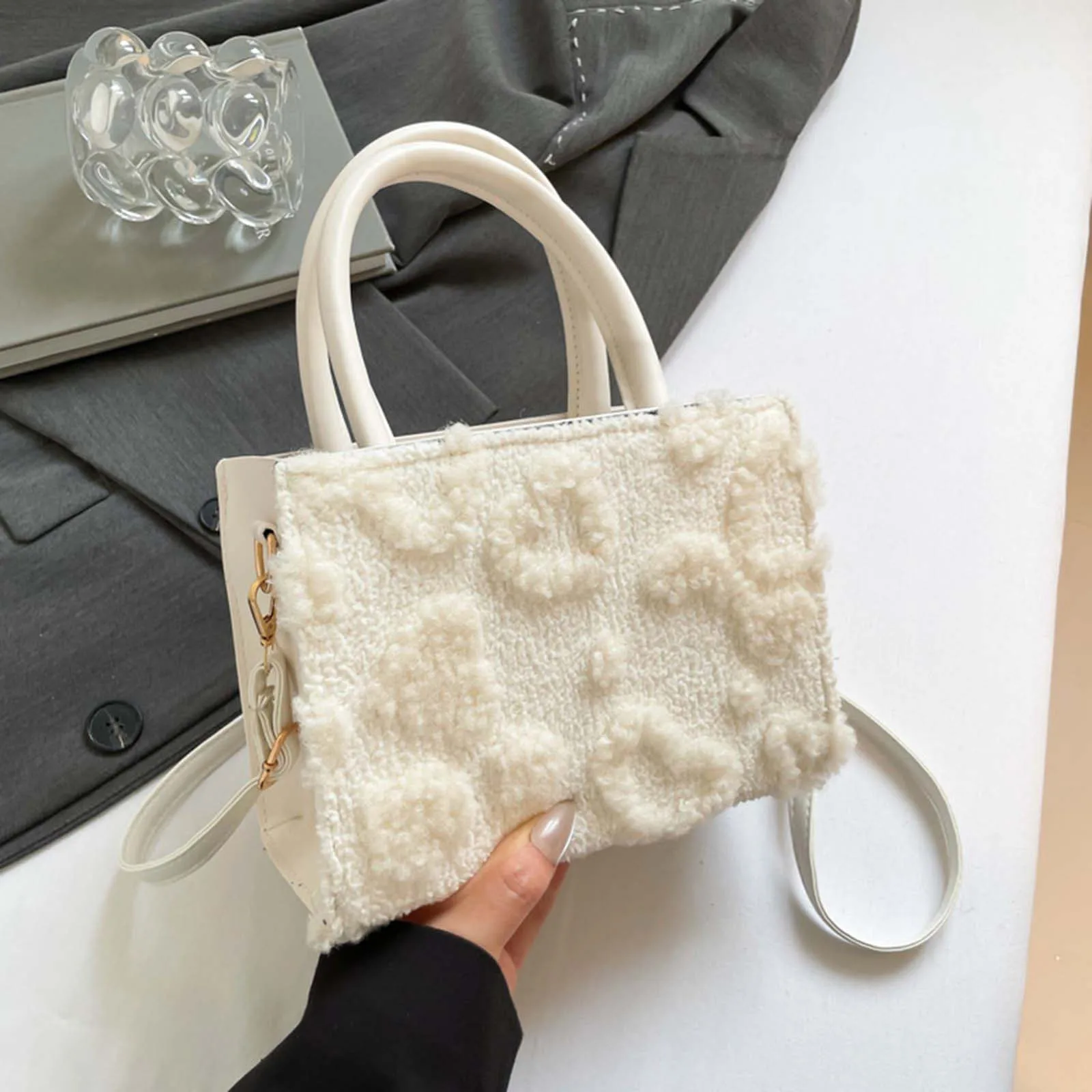 

Женская модная сумка через плечо, милая сумка с вышивкой в виде сердца, легкая сумка через плечо с длинным ремешком