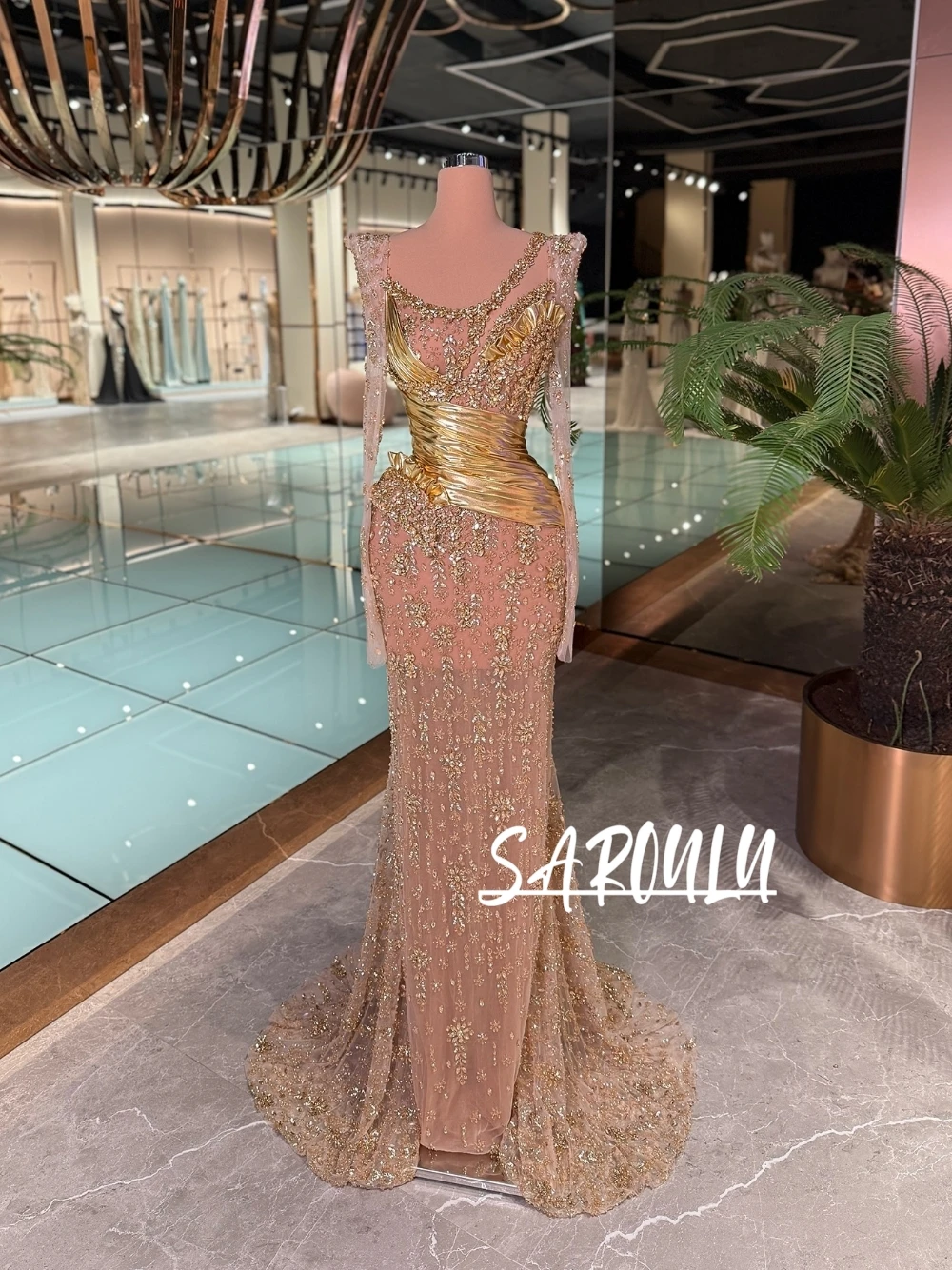 

Intricate Sexy Gold Sequins Beads Evening Dress Long Sleeved Bodycon Mermaid Illusion Prom Gown Sparkly Pleated Cocktail Wear