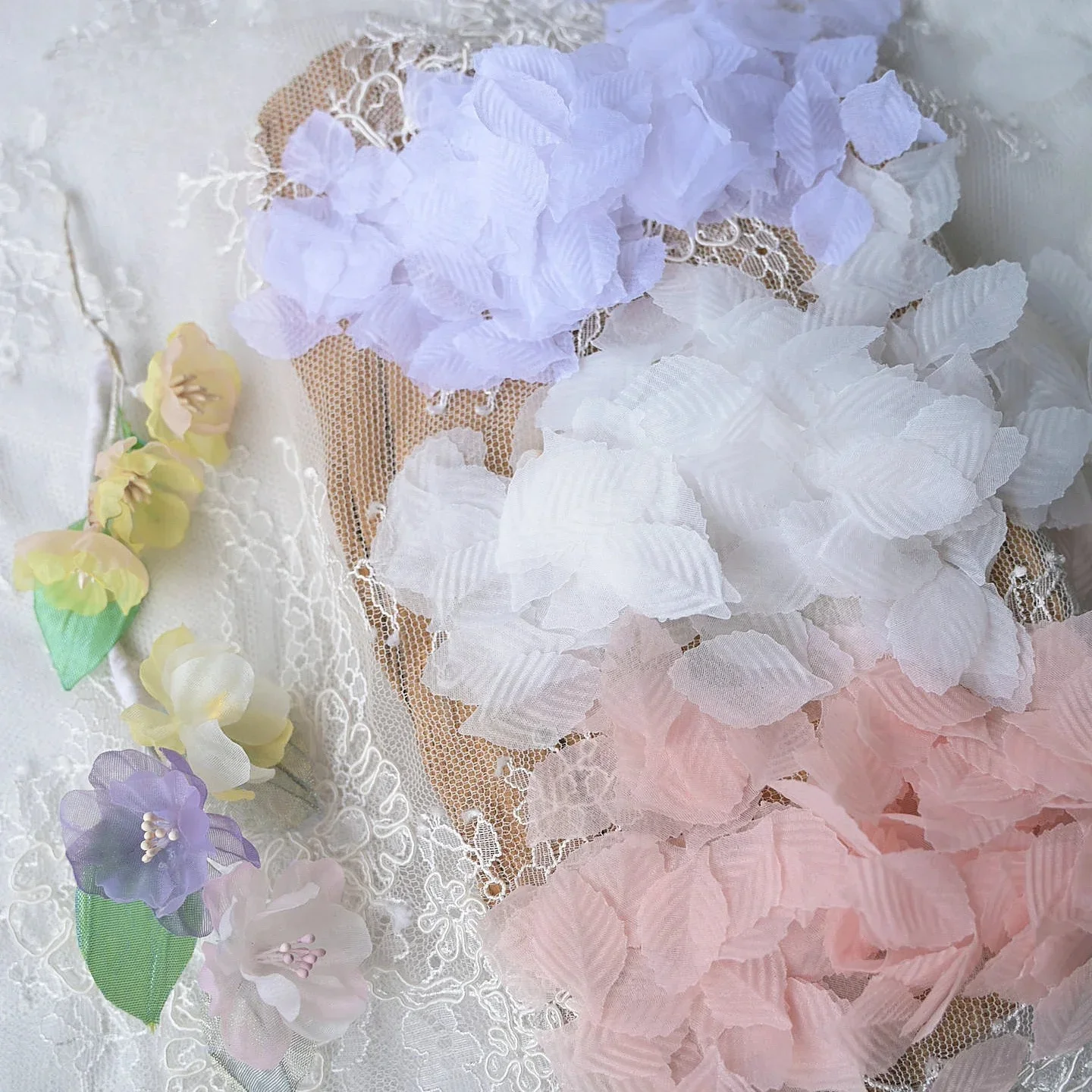 

High Quality Pure White Pink Organza Petal Accessories Doll Clothes Headdress Material Handmade 3D Flowers Leaf Decoration