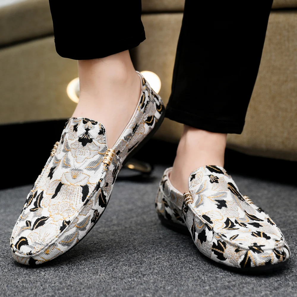 2025 Spring/Autumn New Arrivals Casual Shoes Trendy Floral Bean Shoes Chinese-inspired Versatile Men's Footwear Blue and White