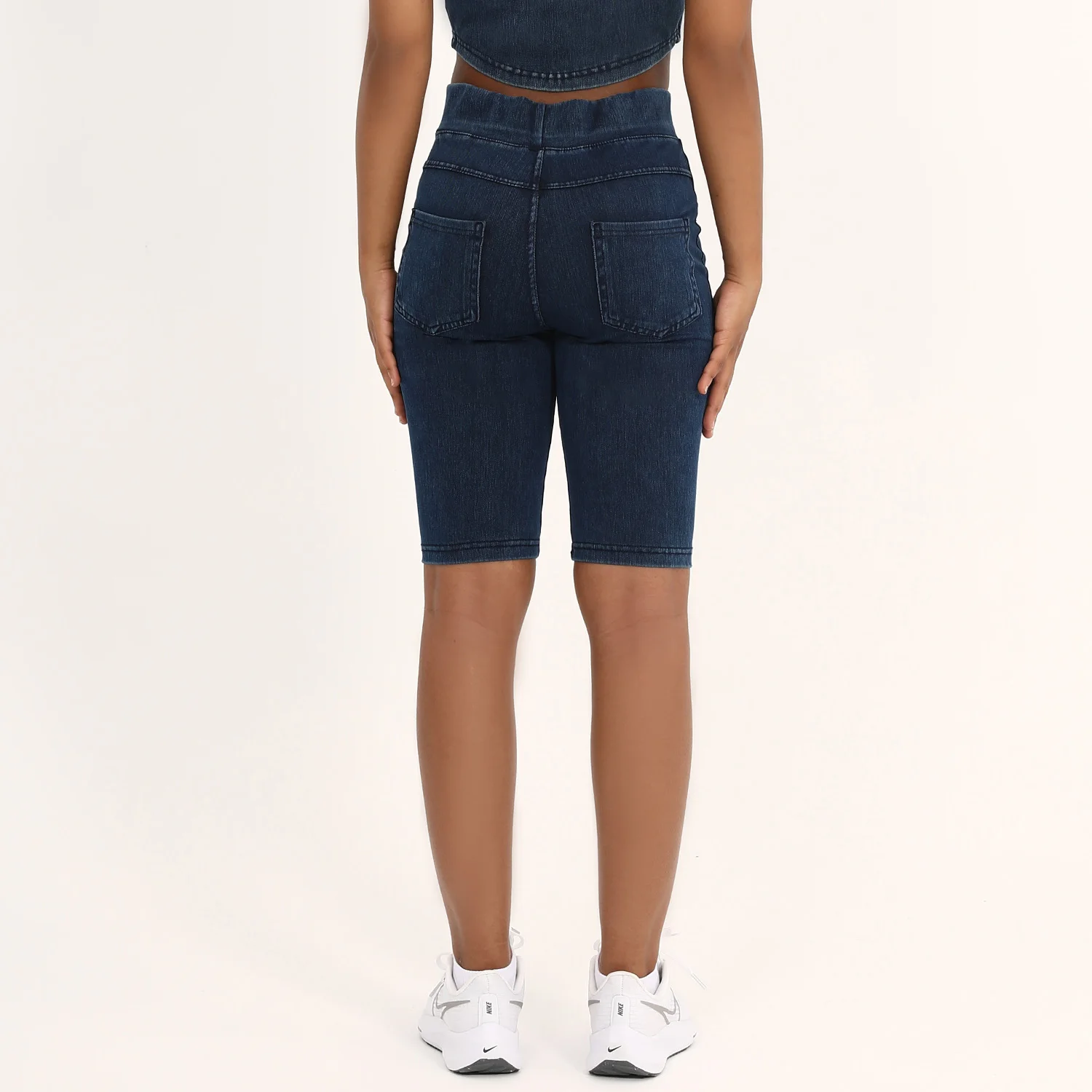 

Sporty Yoga Denim-Style Five-Pocket Pants with Elasticity and Slimming Effect – Perfect for Sporty Yoga, Pilates, and Everyday W