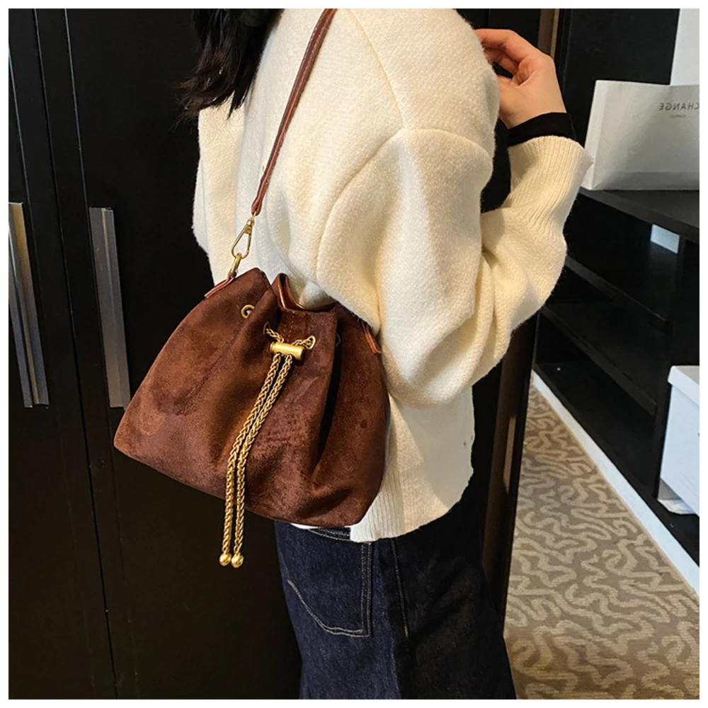 Fashion Retro Versatile Frosted Handheld Bag Casual Niche Design Shoulder Bag Women's Simple Wrinkled Bundle Mouth Crossbody Bag